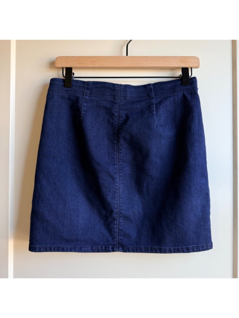 Free People Dark Wash Cotton Rayon Denim Mini Skirt With Front Slit Womens Small - Picture 2 of 9